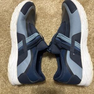 Vionic Vayda Women Size 9.5 shoes Slip On Sneaker Blue VioMotion Comfort